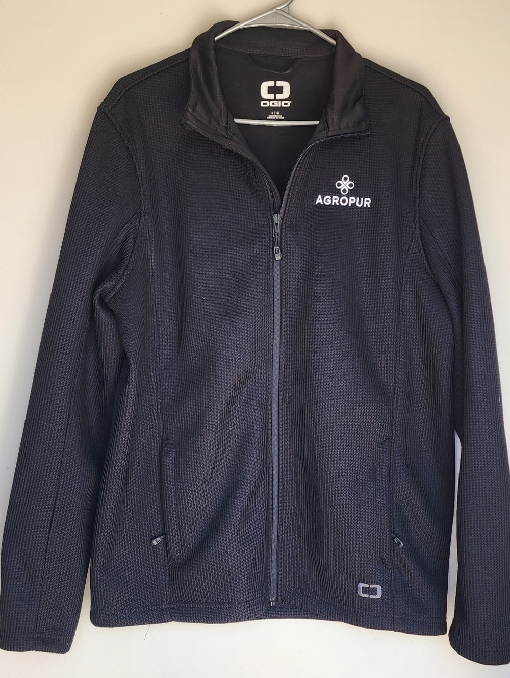 OGIO Mens ZipUp Black Jacket Pockets Embroidered Logo AGROPUR Cheese Dairy LARGE